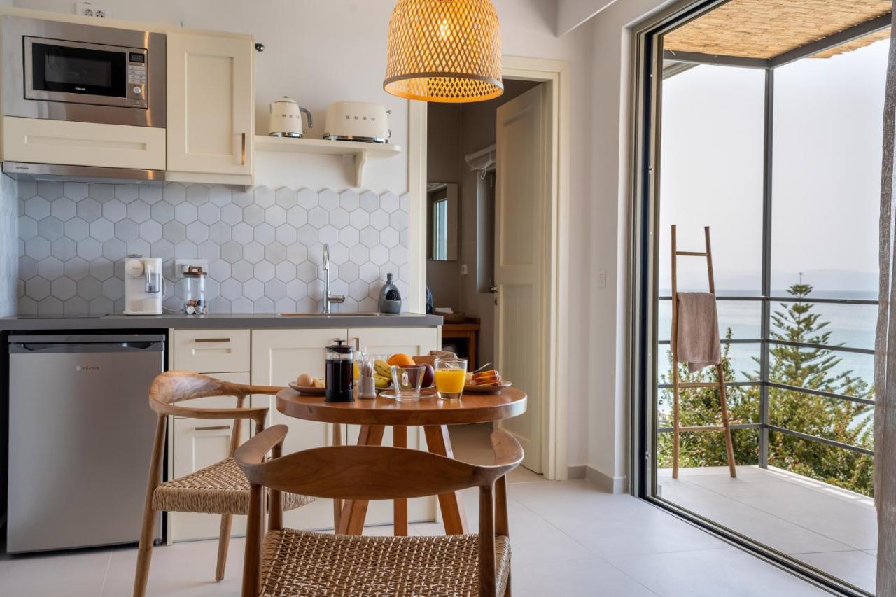 Thea Beachfront Suites In Lourdas Beach Lourdata  Exterior foto