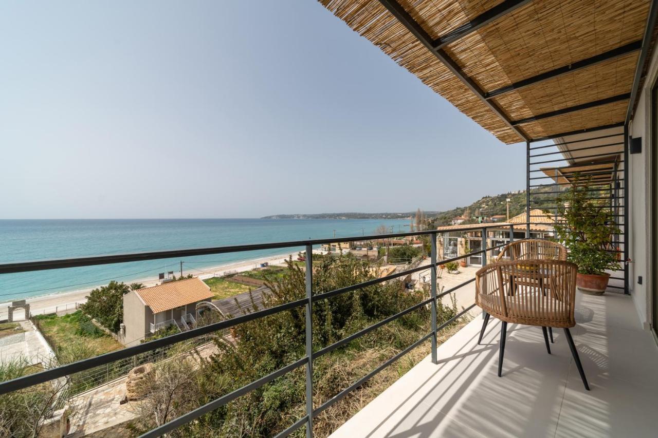 Thea Beachfront Suites In Lourdas Beach Lourdata  Exterior foto